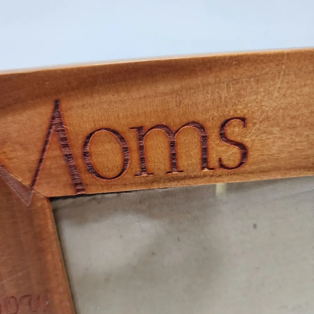 no brand shown lower mom